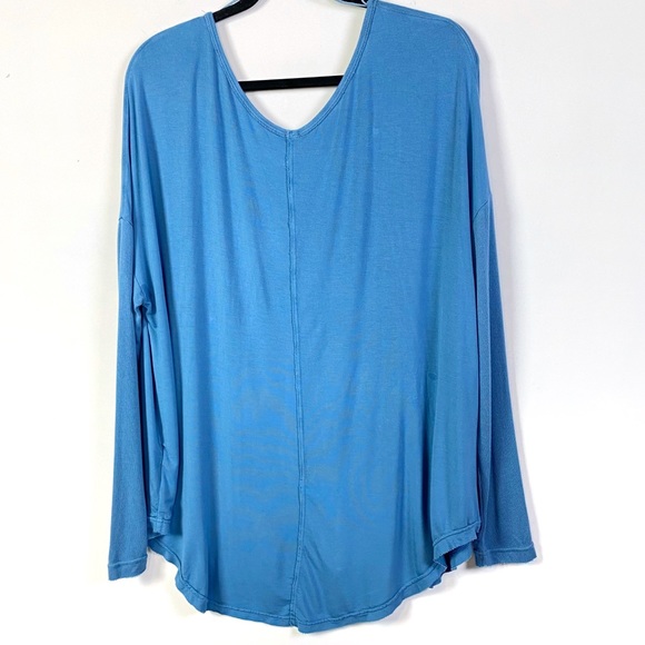 ✅Free People Moonshine Blue Mountain Relaxed Top M - Picture 10 of 12